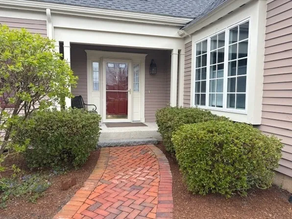 61 Great Hill Dr #61, Topsfield, MA 01983