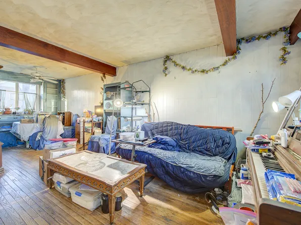 216-76 68th Avenue image 2 of 19