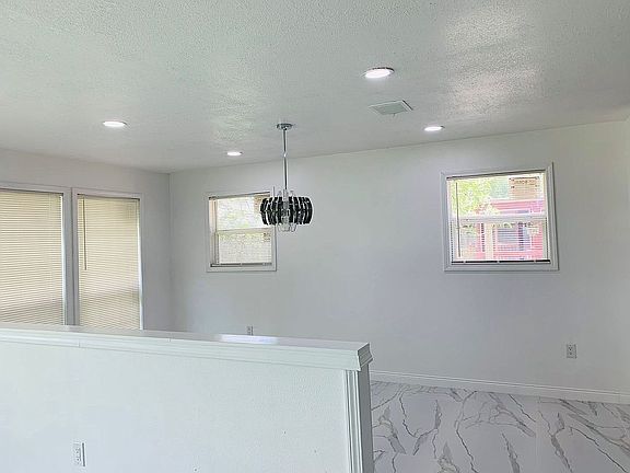5th image of 9625 Landis Dr