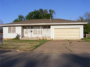 217 N 11th Ave, Fairview, OK 73737