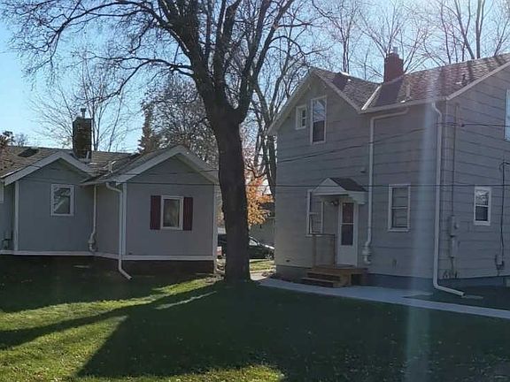 2nd image of 529 2nd St SE