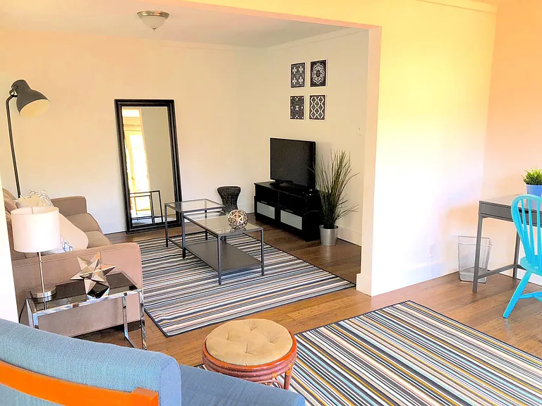 2078 Mound St — Photo 2