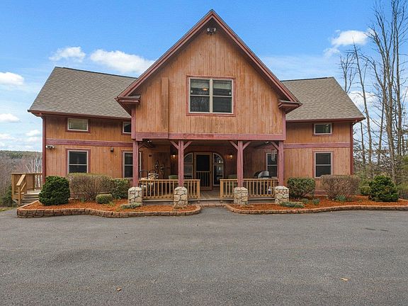 2nd image of 276 Old County Road