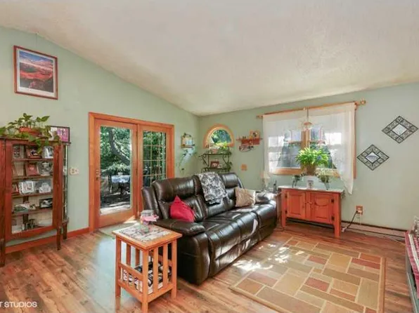 24 Niantic Hwy, Charlestown, RI 02813