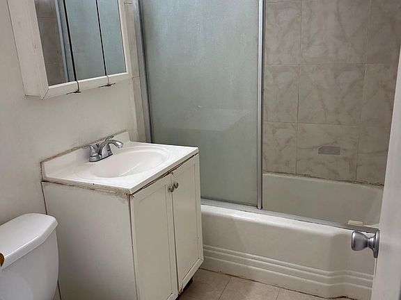 2nd image of 815 Encino Pl #815B