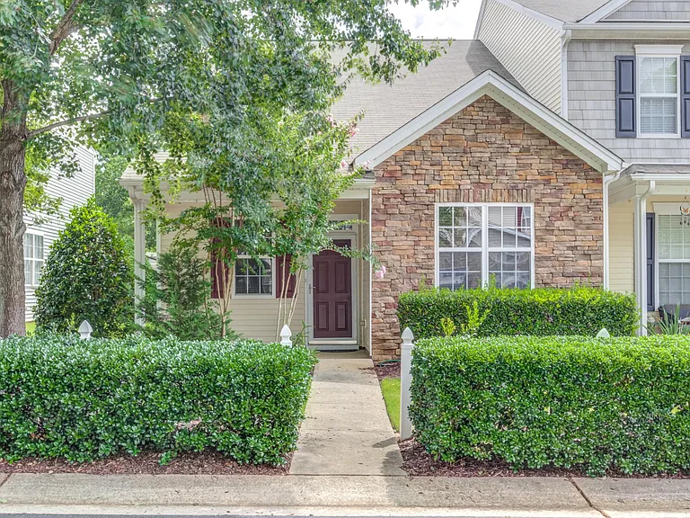 8221 Belneath Ct — Photo 2