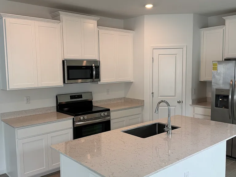 4481 NW 14th Loop — Photo 3