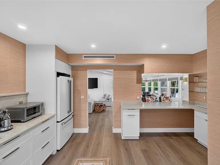 524 Live Oak Rd — Photo 14