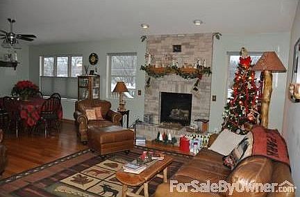 Gas Fireplace Adds Beauty and Warmth