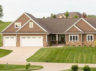 1584 Hawk Ct NE, Solon, IA 52333