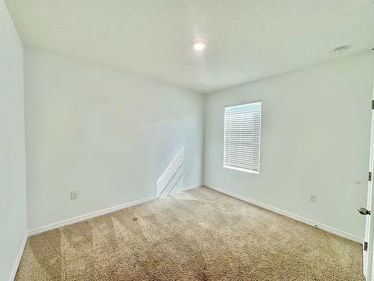 177 Sofia Ln — Photo 29