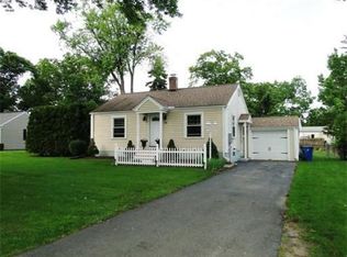 24 Greenleaf Ave, West Springfield, MA 01089