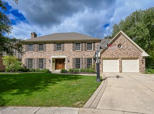 264 Oakwood Ct, Wheaton, IL 60189