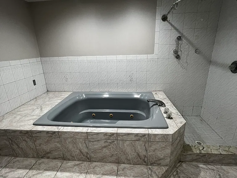 Edwards Pl — Photo 8
