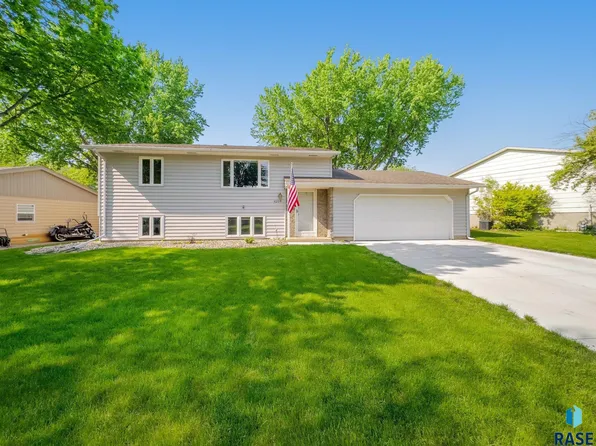6209 W Cheyenne Dr, Sioux Falls, SD 57106