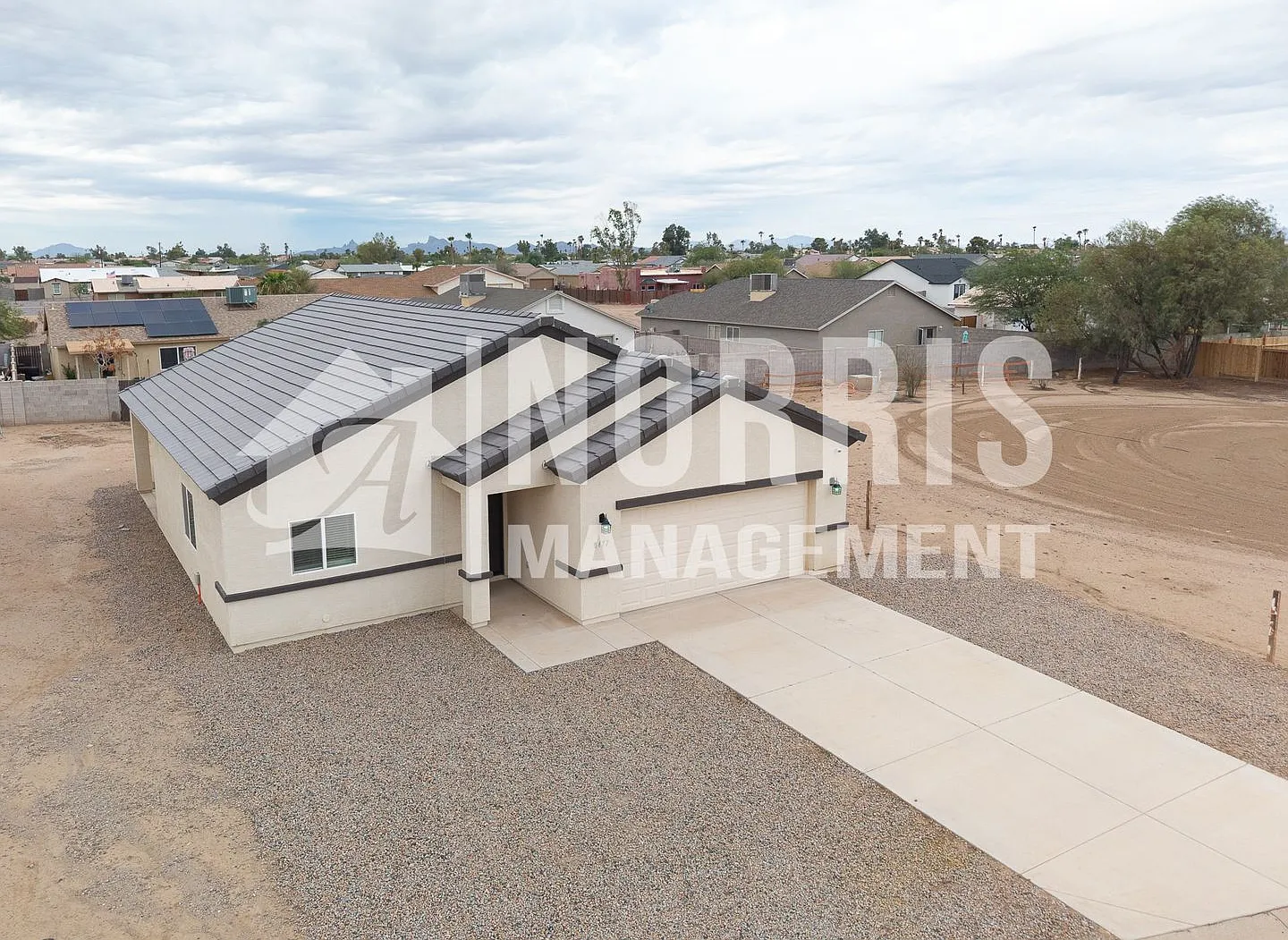 Beautiful Updated Home in Arizona City — Photo 4