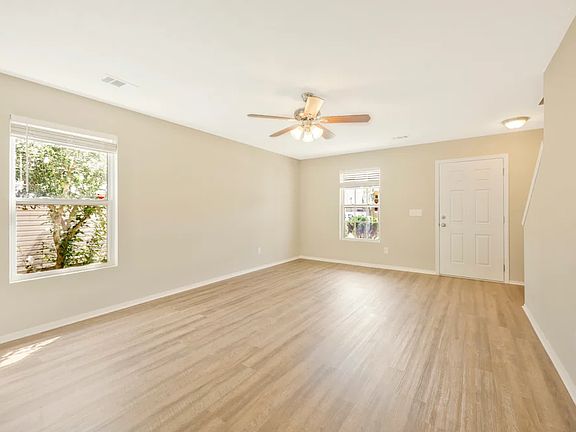 2nd image of 2876 Creekbend Dr