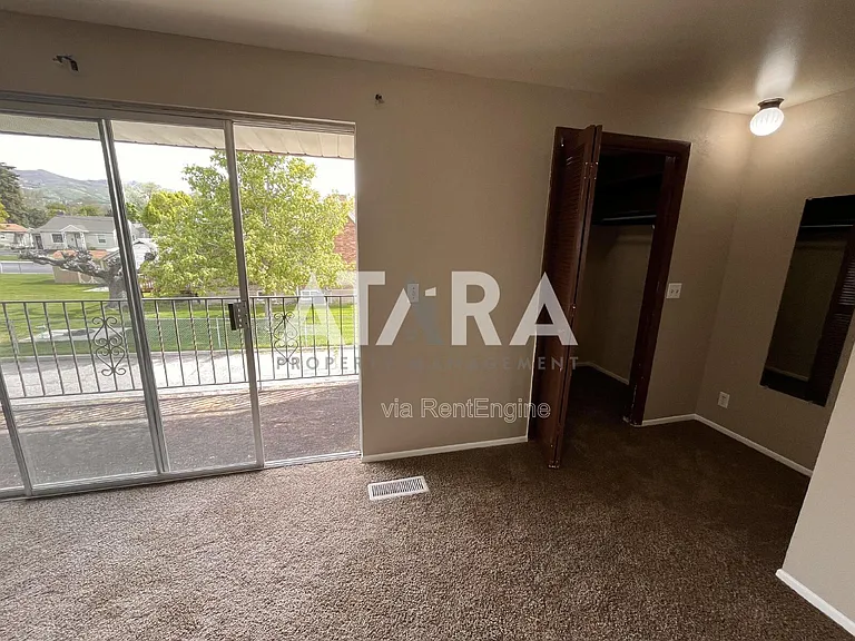 330 N 100 E #1 — Photo 18