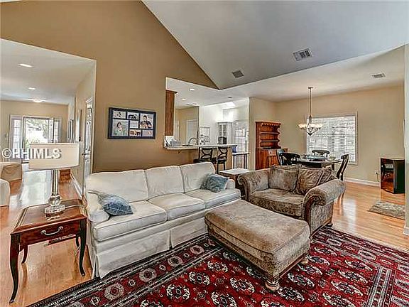 3rd image of 56 E Morgan Ct