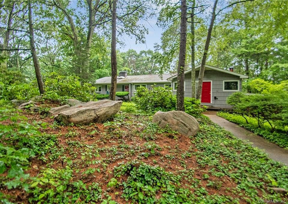3 Hemlock Cir, Gales Ferry, CT 06335 Zillow