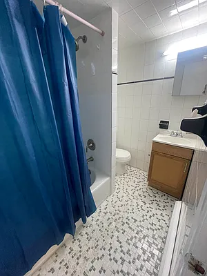 Rented by Metropolis International Realty Inc. | media 8