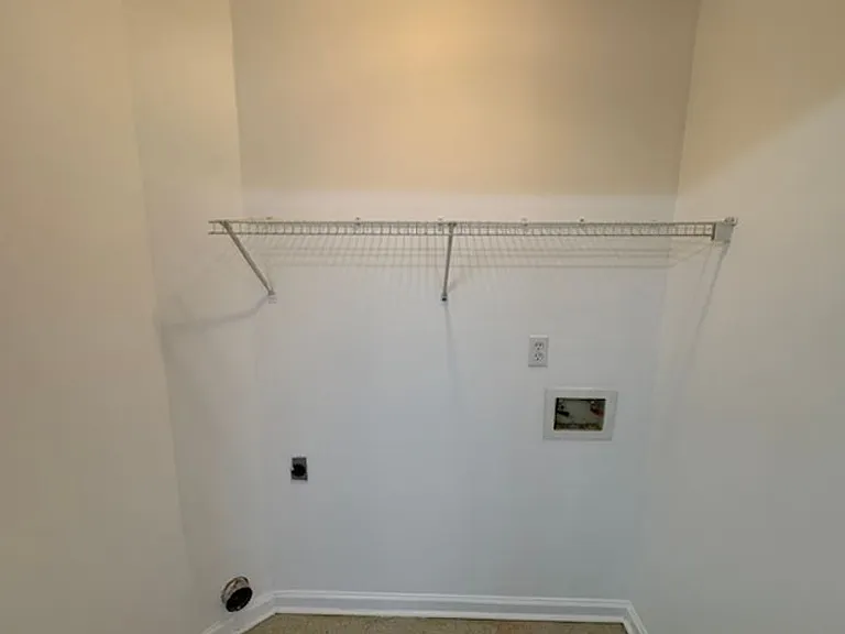 181-187 Anglea Cir — Photo 4