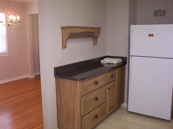 4th image of 5742 N Kingsley Dr