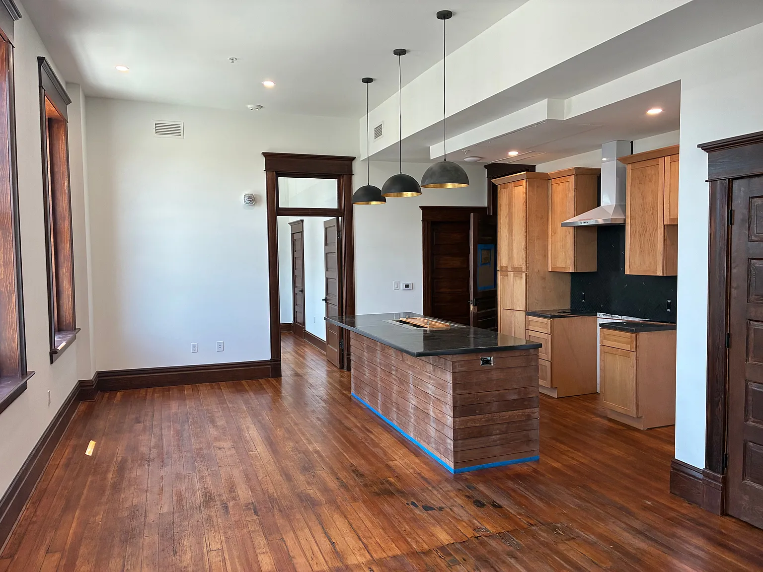 502 Commercial St — Photo 4