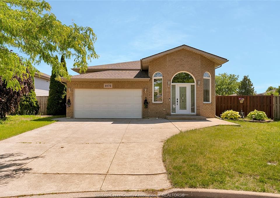 1st image of 1078 Treverton Cres