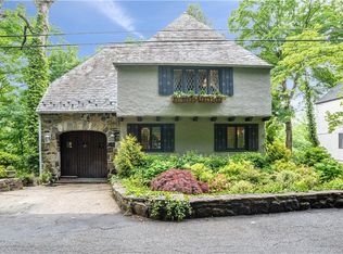 24 Sherwood Pl, Scarsdale, NY 10583