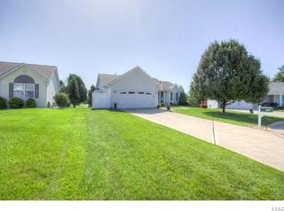 530 Topaz Dr, O'Fallon, MO 63366