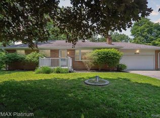 2091 Oak Grove Rd, Howell, MI 48855