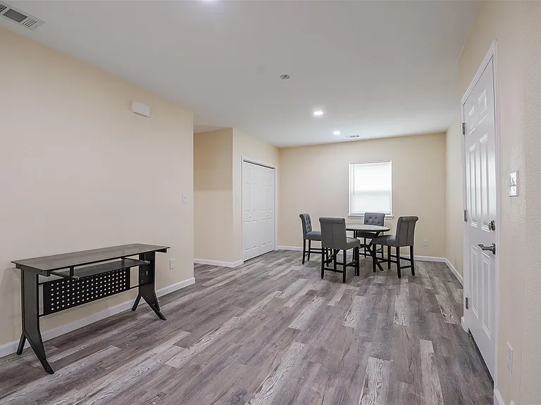 5305 Cahill Oval — Photo 7
