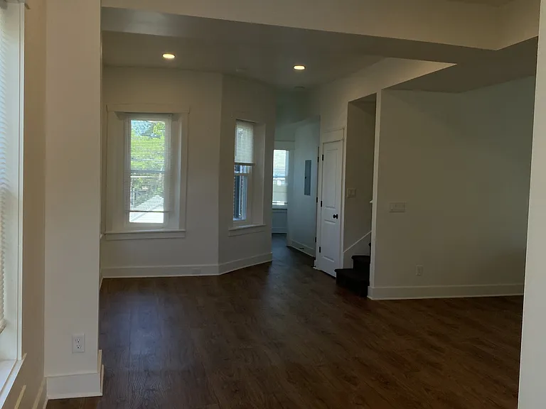 27 W Ferdinand St — Photo 21