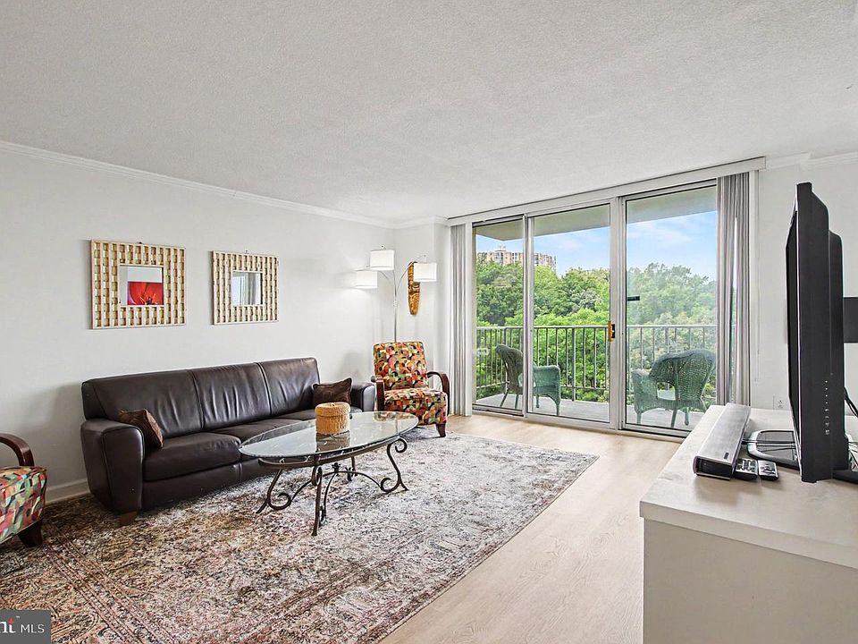 1st image of 2059 Huntington Ave APT 1000