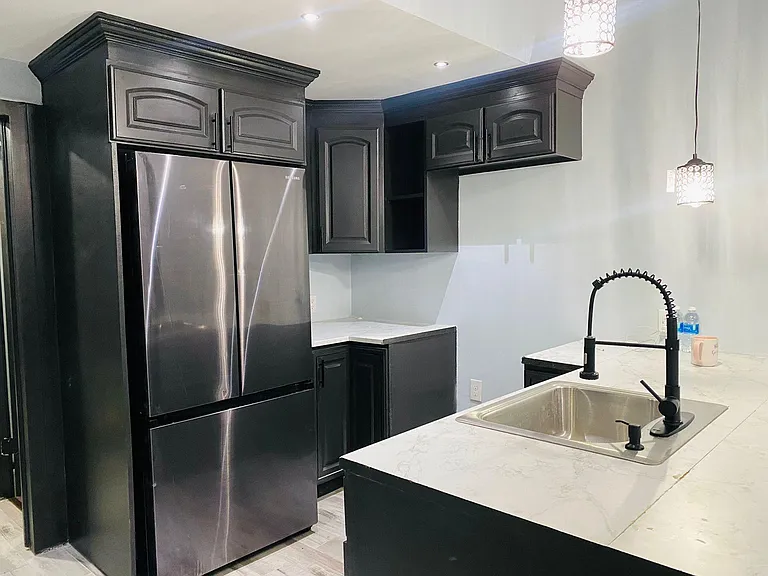 136 S Market St #B — Photo 6