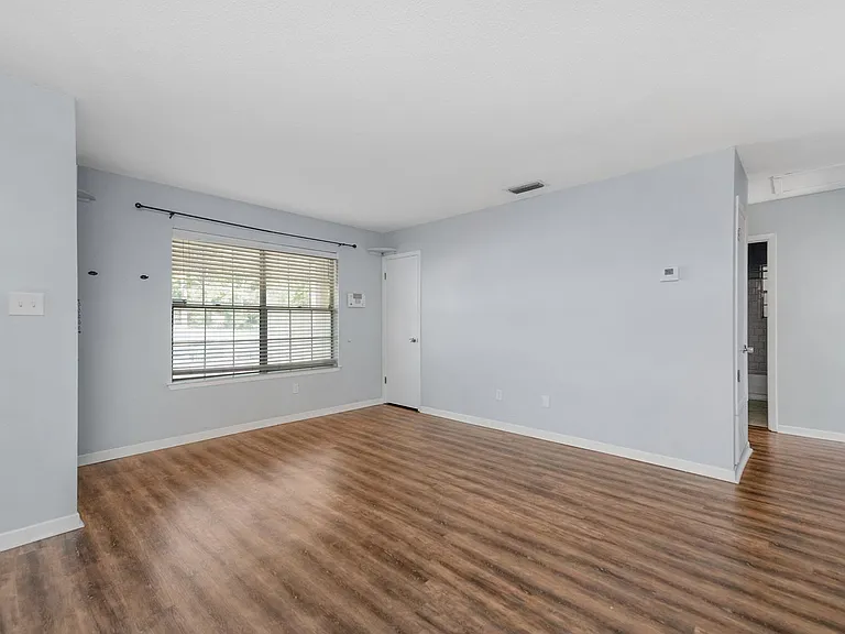 10150 Guidy Ln — Photo 4