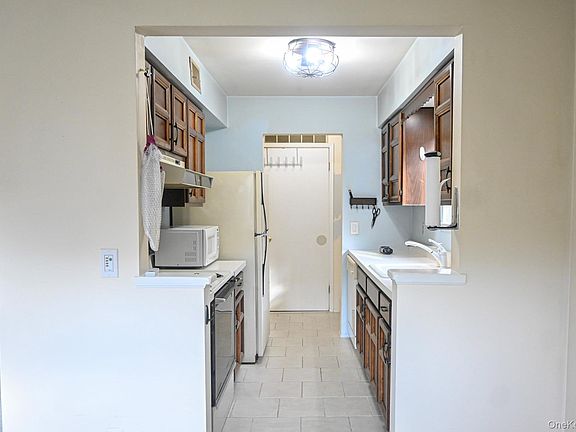 3rd image of 83 Sycamore Drive #83