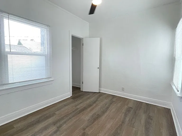 1565 S. Hobart Blvd — Photo 9
