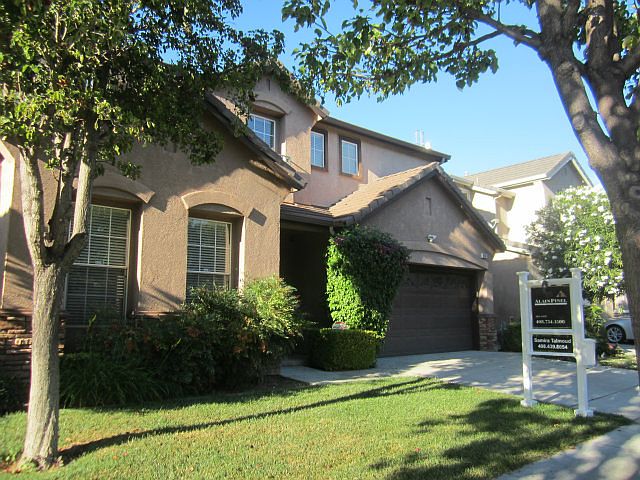 1st image of 833 Dederick Ct