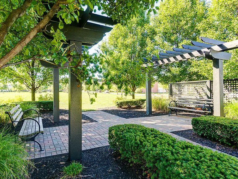 8045 Butterworth Green Dr — Photo 26
