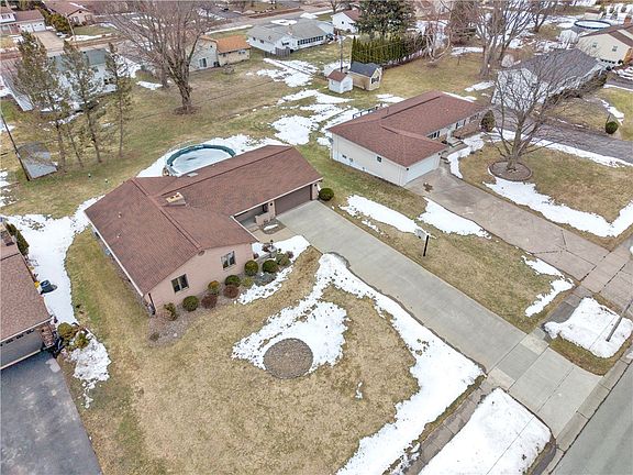 4th image of 122 Pine Valley Dr