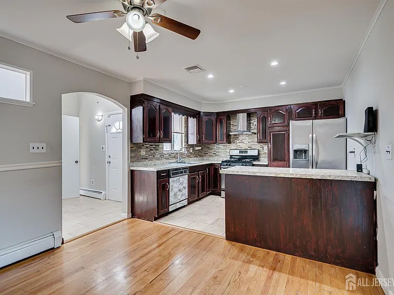 111 Sonora Ave — Photo 9