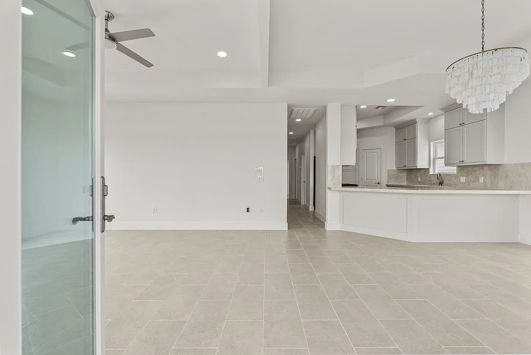 3 bed, 3.0 bath, 1520 sqft, $3,000 — Photo 4