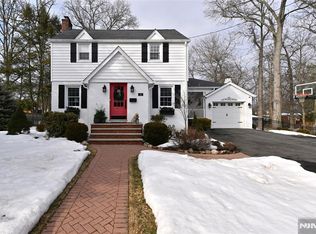 26 Large Ave, Hillsdale, NJ 07642