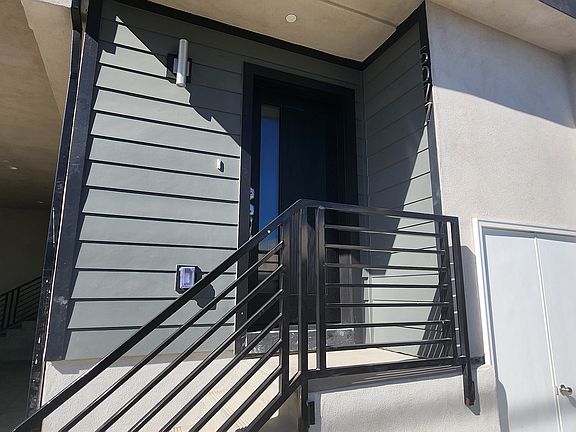 3rd image of 5075 Pickford St #1/2