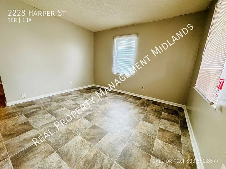 2228 Harper St — Photo 2