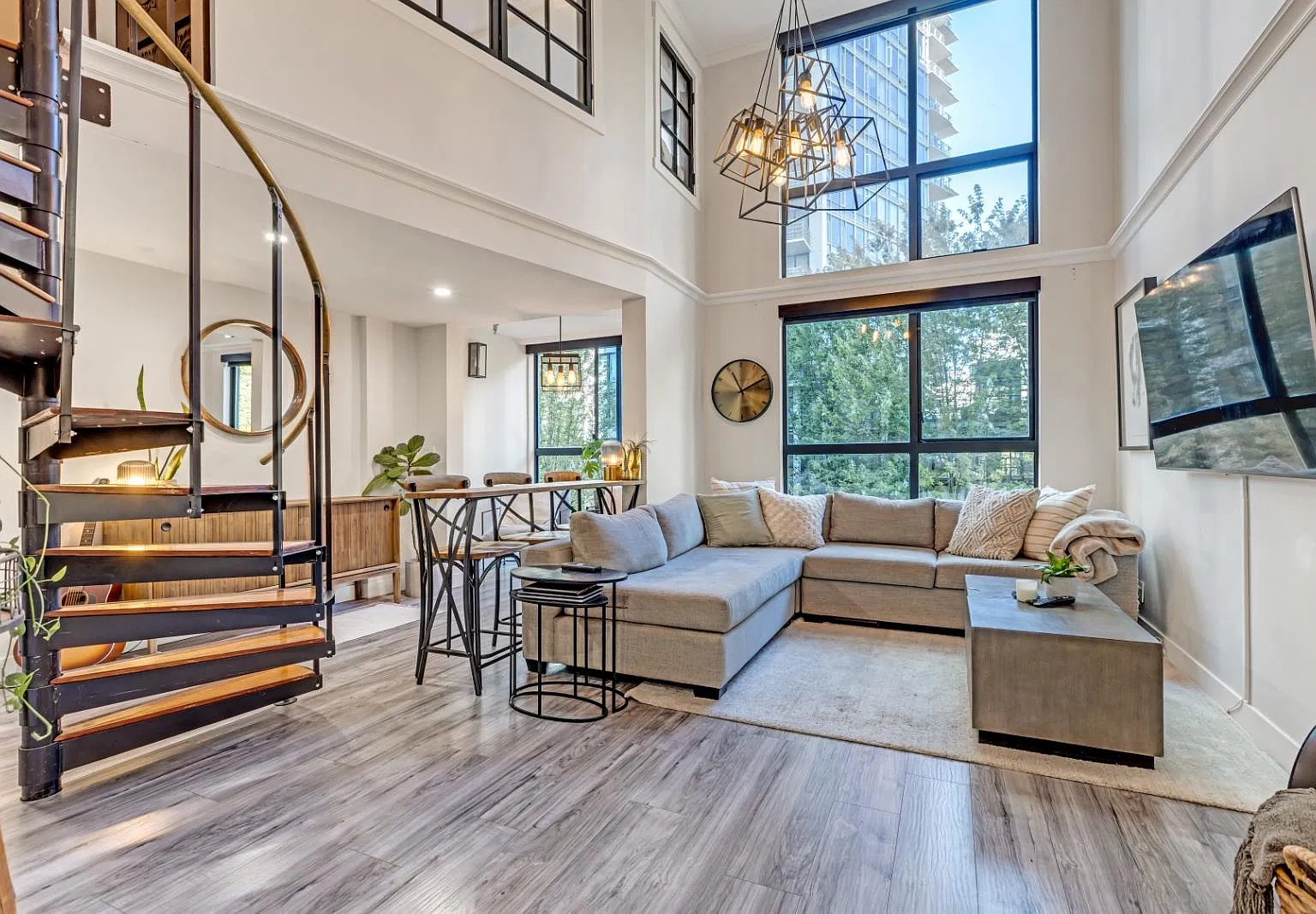 2 bed, 850 sqft, $4,350 — Photo 3