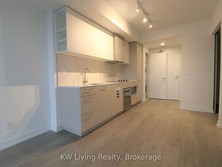19 Western Battery Rd #3120 — Photo 7