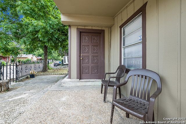 1st image of 637 Fleming St